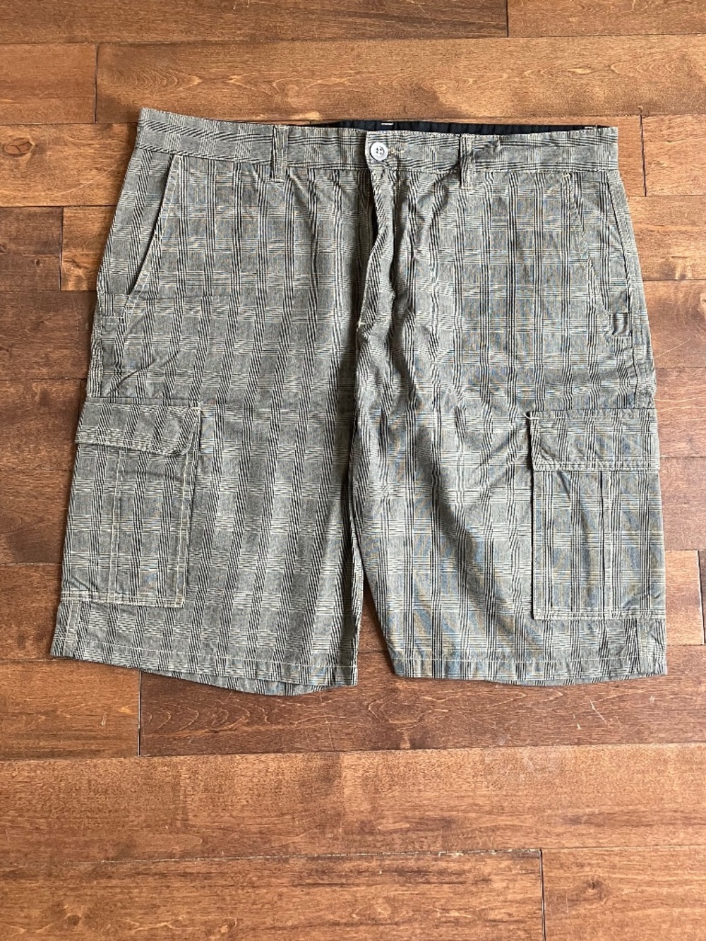 Denver Hayes Shorts- NWOT